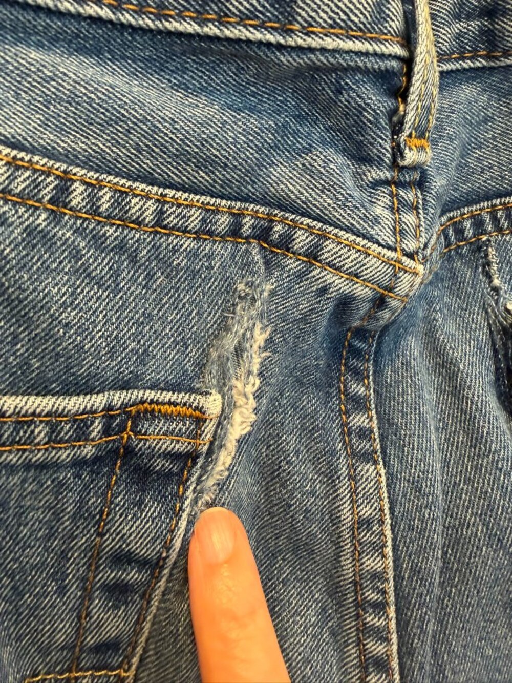 Levi’s 550 Relaxed Fit Jeans W33 L32 • Men’s Denim • Broken‑In • Pocket Patch - Picture 5 of 16